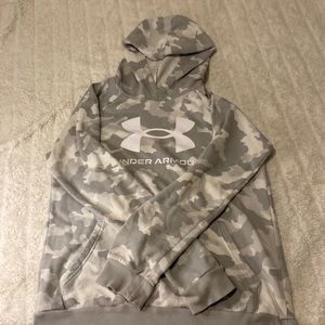 Under Armour Hooduie Color: Grey Camo Size:YXL